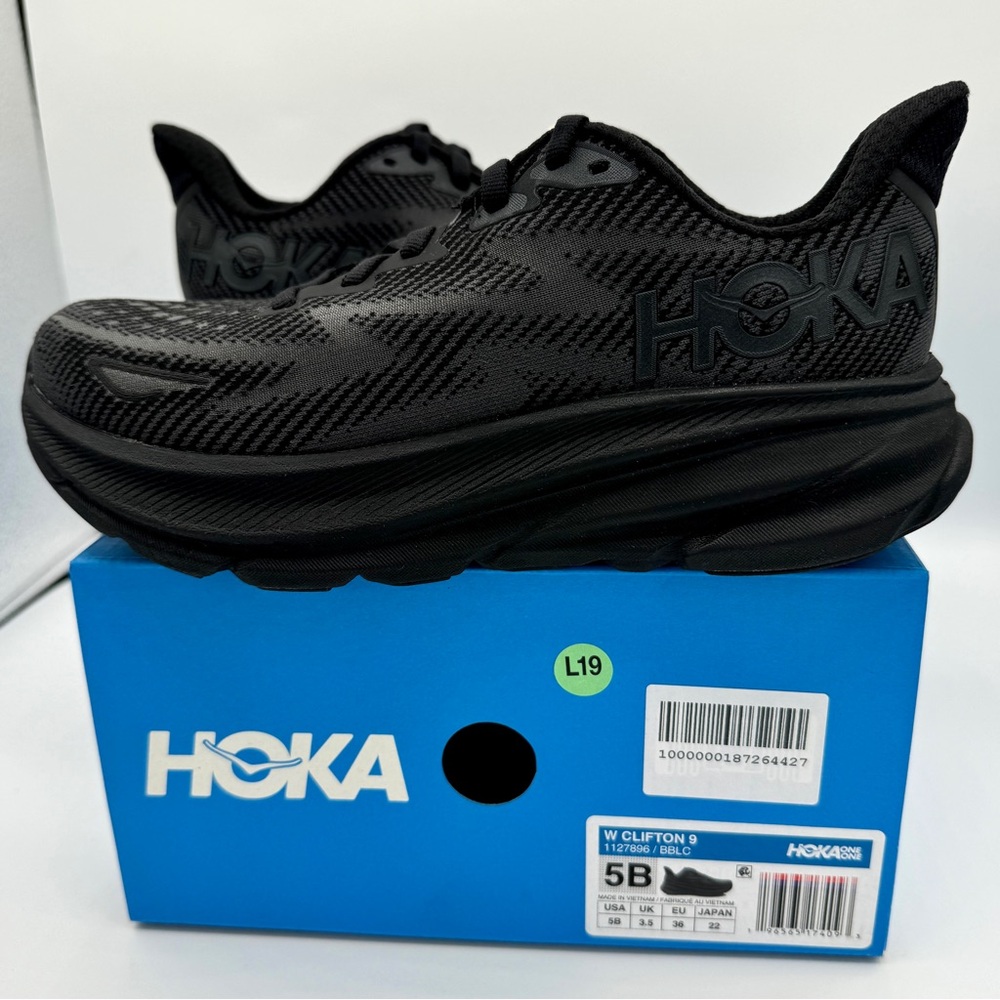 NWT Hoka Clifton 9 Women’s Running Shoes All Black Hoka one one NEW - Picture 2 of 14